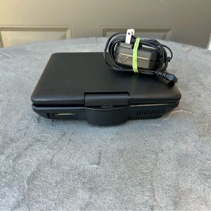 Sylvania 7” Portable Small Swivel DVD Player SDVD7040B